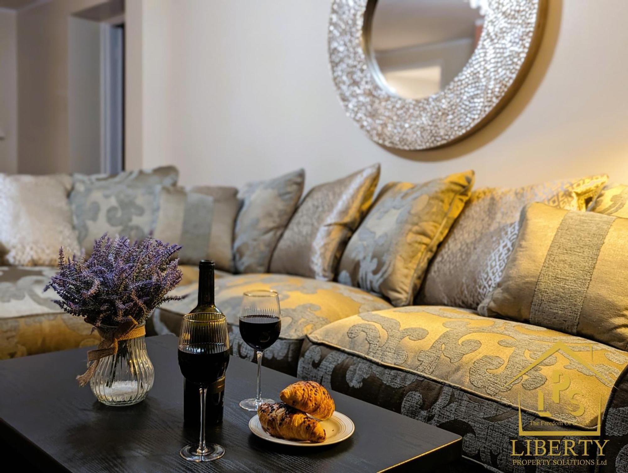 6 Guests * 4 Bedroom * Free Wi-Fi *Huntingdon Luaran gambar
